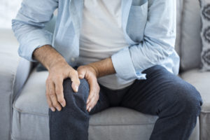 A Man In Pain Who Is Going To File An Attune Knee System Lawsuit